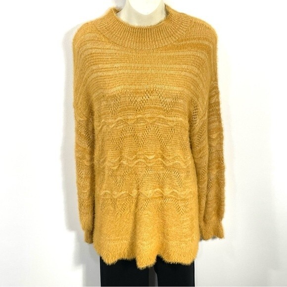 NWT LC, Lauren Conrad, , scalloped edge, eyelash tunic sweater - Picture 2 of 11